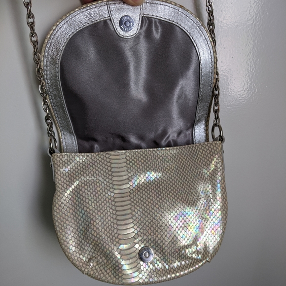 🆕 Rafe Belle Iridescent Faux Snakeskin Silver Gold Crossbody Chain Purse Bag - Picture 9 of 16